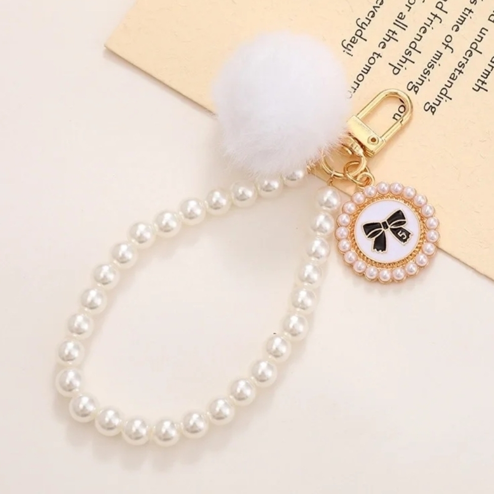 Pearl Beaded Keychain with Pom Pom - Picture 2 of 4